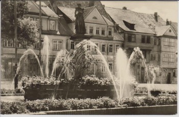 AK Foto Schleusingen Marktbrunnen Thüringen 1958